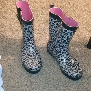 Rain boots size 9